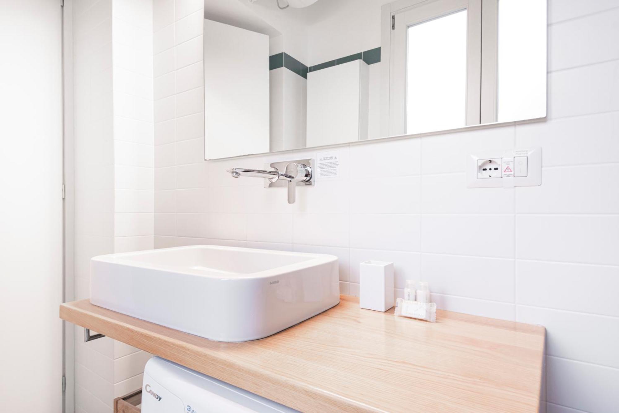 Amazing Flat Near Duomo & Colonne Di San Lorenzo By Easylife Milaan Buitenkant foto
